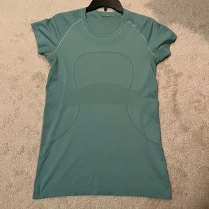Lululemon swiftly tech short sleeve